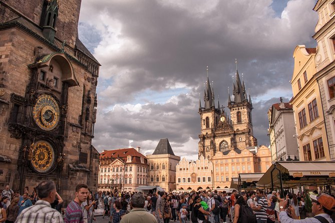 Prague Old Town New Town and Jewish Quarter Morning Tour - Discovering the New Town
