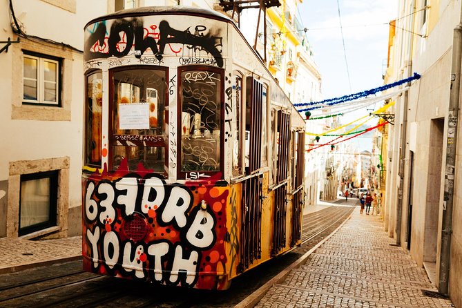 Private City Kickstart Tour: Lisbon - Alfama, Baixa, and Chiado