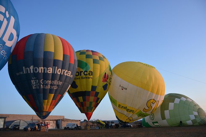 Romantic Sunrise Balloon Tour in Majorca - Inclusions and Amenities