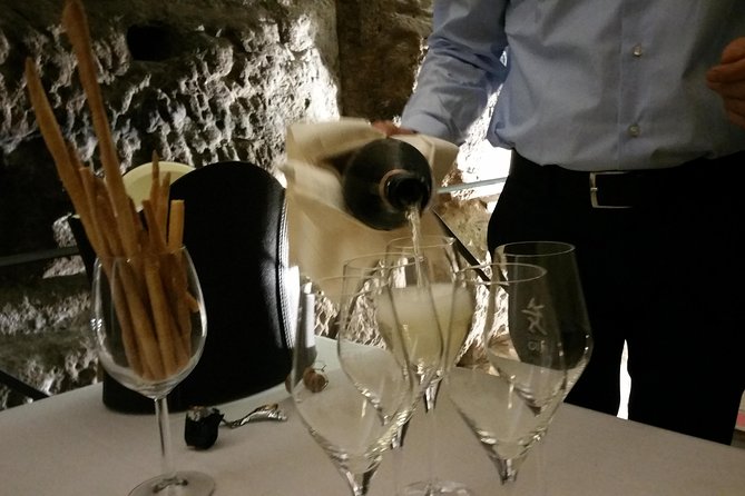 Rome: Wine & Food Paring Dinner With Sommelier Near the Pantheon - Included Experiences