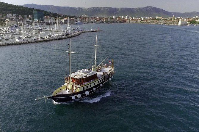 Split Sunset Cruise With Live Music - Excluded From the Experience