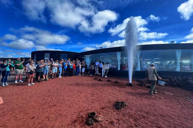 Tour to Timanfaya, Jameos Del Agua, Cueva De Los Verdes and Viewpoint From the Cliff - Highlights of the Tour