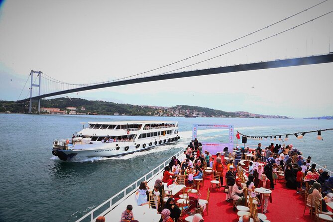 2-Hour Bosphorus Cruise in Istanbul With Guide - Cruise Duration and Group Size