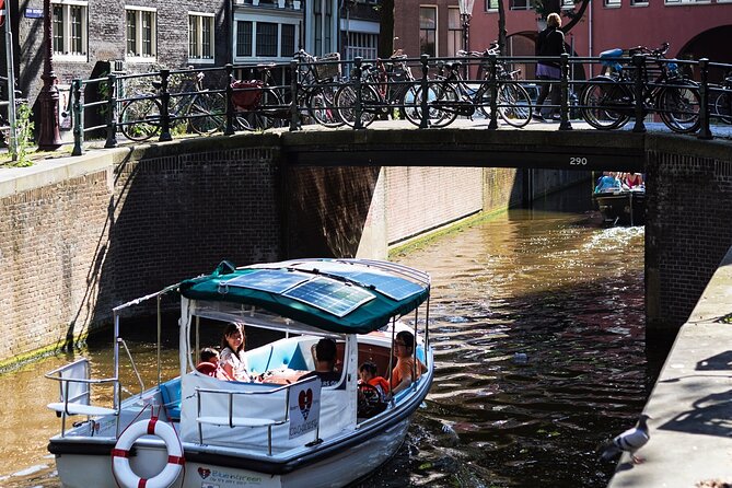 Amsterdam Private Canal Cruise With Live Guide and Drinks - Meeting Point