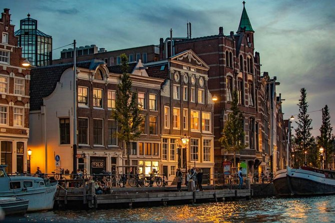 Amsterdam Small-Group Canal Cruise Including Snacks and Drinks - Captains Insights and History