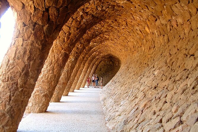 Barcelona in 1 Day: Sagrada Familia, Park Guell,Old Town & Pickup - Pickup and Duration