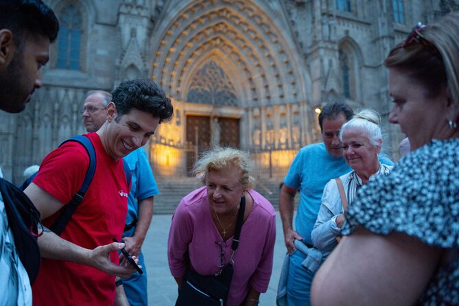 Barcelona: Old Town Evening Food Tour With 8 Tapas & 4 Drinks - Tasting Traditional Catalan Tapas