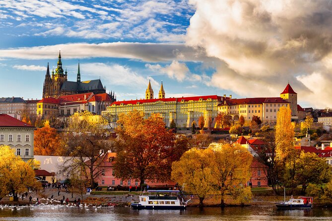 Best of Prague Walking Tour and Cruise With Authentic Czech Lunch - Tour Accessibility and Restrictions