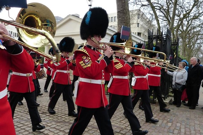 Changing of the Guard Guided Walking Tour in London - Meeting and Pickup Details