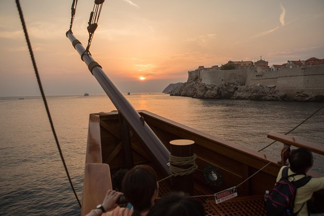 Dubrovnik Sunset Cruise by Traditional Karaka Boat - Pass by Lokrum Island
