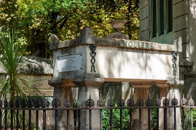 Famous Graves of Père Lachaise Cemetery Guided Tour - Notable Graves and Their Histories
