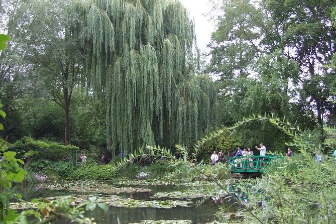Giverny Monets House and Gardens Small-Group Tour Hotel Pick-up - Strolling the Village