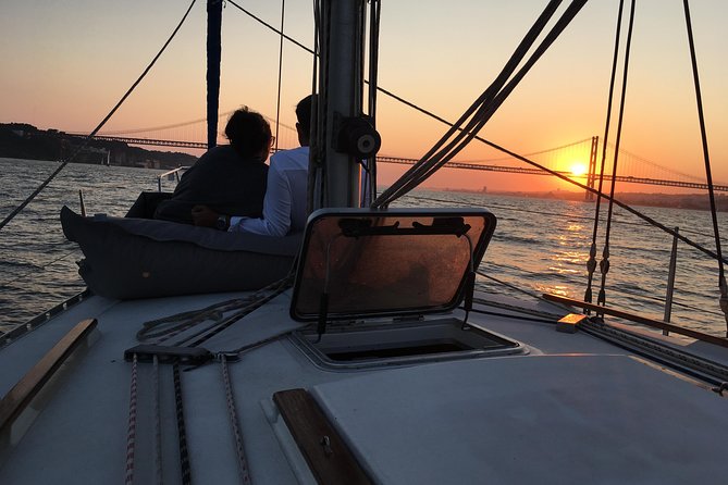 Lisbon Sunset Sailing Tour With White or Rosé Wine and Snacks - Cancellation Policy