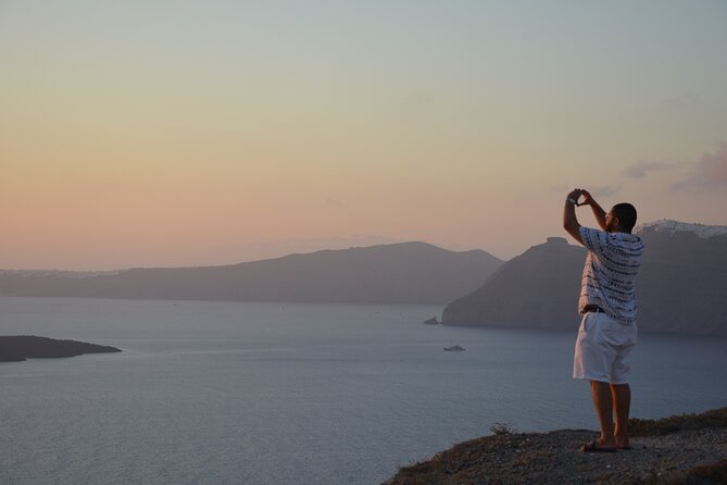 Santorini Highlights Small-Group Tour With Wine Tasting From Fira - Small Group Size Benefits