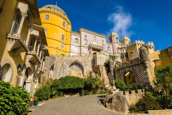 Sintra, Pena Palace, Cabo Da Roca Full-Day Small Group Tour - Exploring the Streets of Cascais