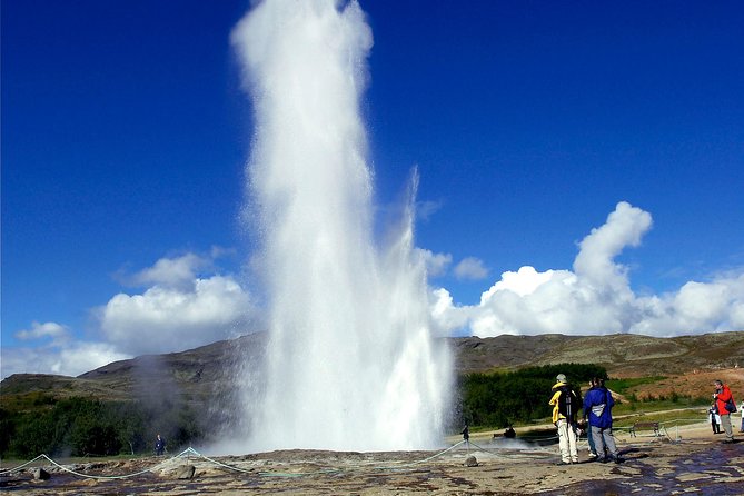 The Golden Circle Direct Guided Bus Tour From Reykjavik - Traveler Capacity and Cancellation Policy