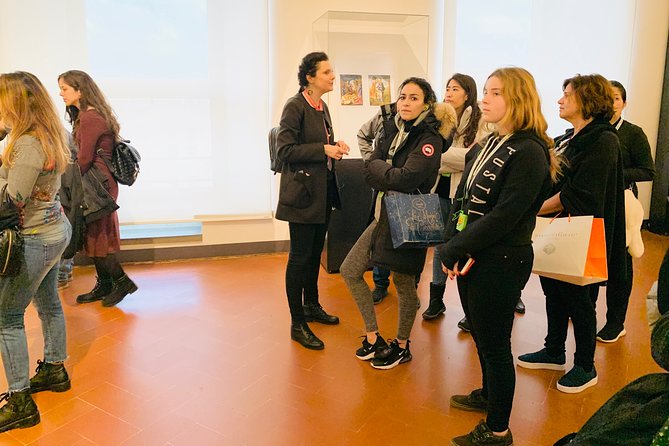 Uffizi Gallery Small Group Tour With Guide - Meeting and Ending Point