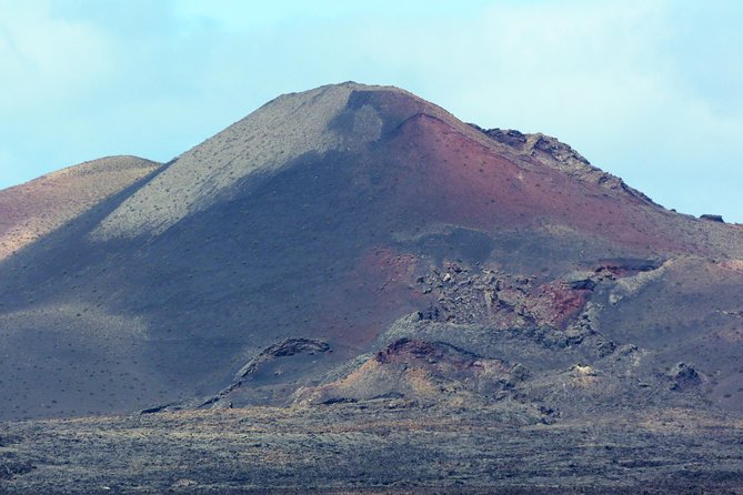 Volcanos of Lanzarote Hiking Tour - Guided Walk Through Los Volcanos