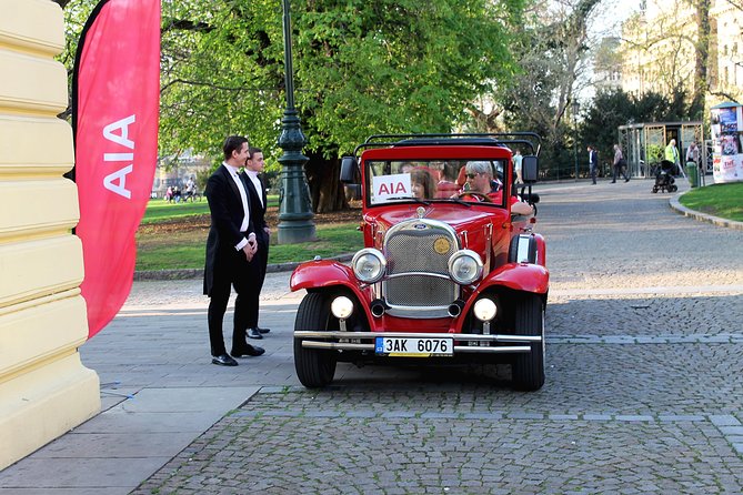 1,5 Hour Oldtimer Convertible Prague Sightseeing Tour - Customizable Experiences