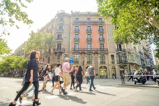 Barcelona Gaudi and Sagrada Familia Tour - Insights From Expert Local Guides
