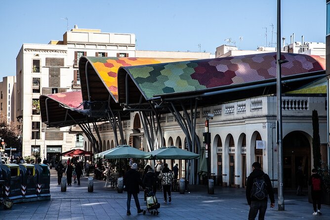 Barcelona Markets Walking Tour With Las Ramblas and La Boqueria - Accessibility and Transportation