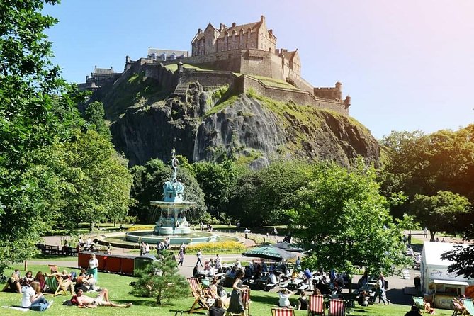 Edinburgh Castle Guided Walking Tour in English - Meeting Point