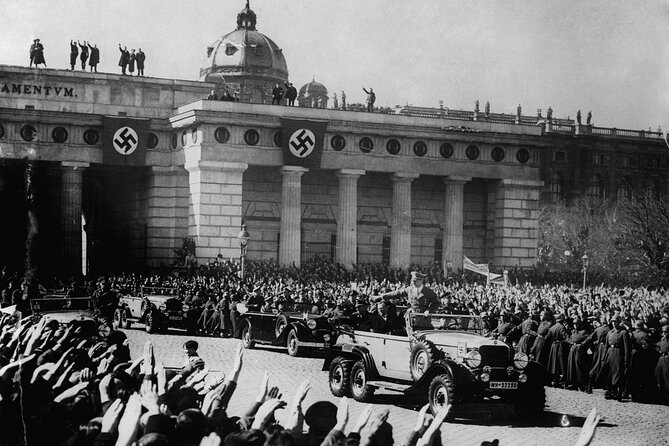 Historical Hitler Walking Tour of Vienna - Hitlers Early Life