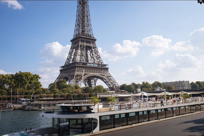 Paris Gourmet Dinner Seine River Cruise With Singer and DJ Set - Cuisine and Beverages