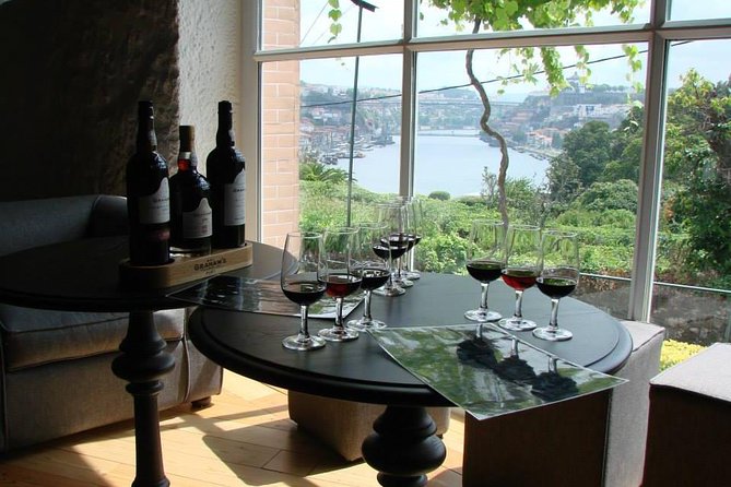 Porto Small Group City Tour With Lunch, Wine Tasting and Cruise - Douro River Cruise