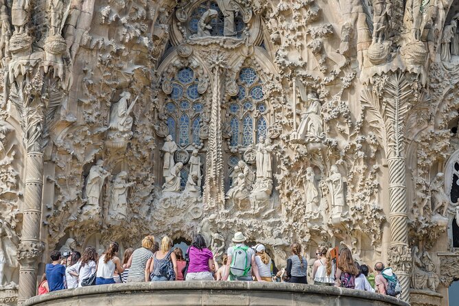 Sagrada Familia Guided Tour With Skip the Line Ticket - Discounts and Special Rates