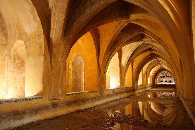 Small-Group Alcazar of Seville Guided Tour With Entry Ticket - Tour Group Size