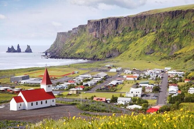 South Coast Fire and Ice Tour: Waterfalls, Glaciers & Lava Show - Uninterrupted Icelandic Countryside Views