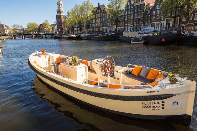 Amsterdam Canal Cruise Winner Best of the World, Bar on Board - Accessibility Information