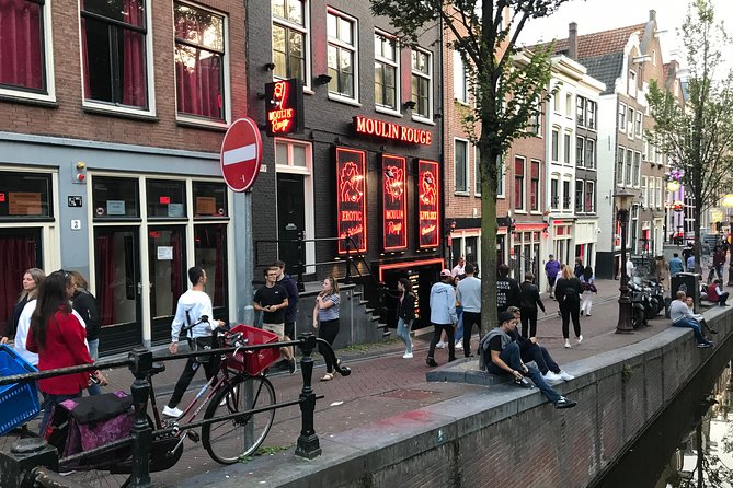 Amsterdam Red Light District and Coffee Shop Private Tour - Coffee Shop Experience