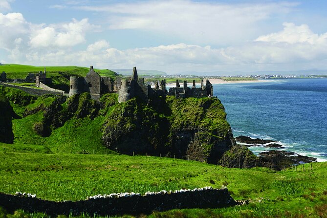 Belfast - Giants Causeway , Dunluce Castle and Dark Hedges - Tour Duration and Highlights