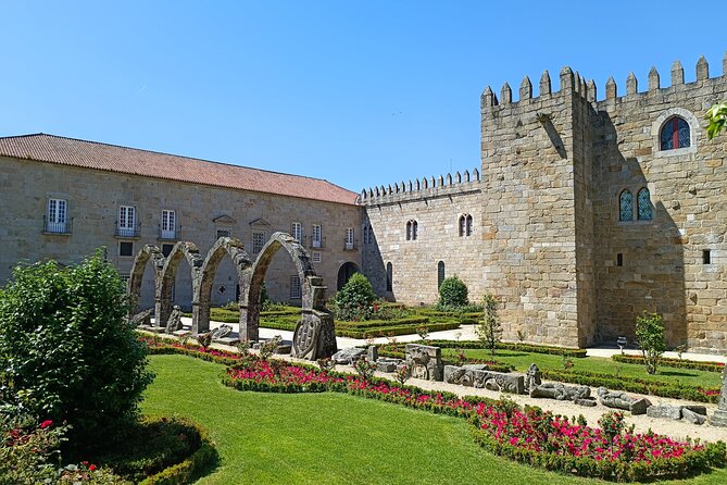 Best of Braga and Guimaraes Day Trip From Porto - Professional Guide Accompaniment