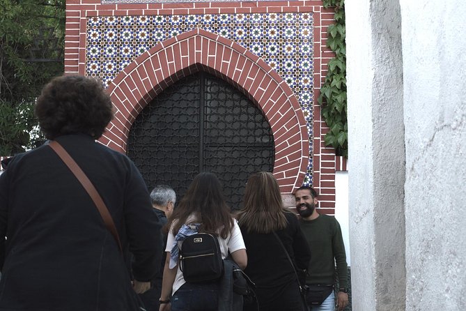 Granadas Hidden Treasures: Albayzin and Sacromonte Walking Tour - Meeting and Pickup Details