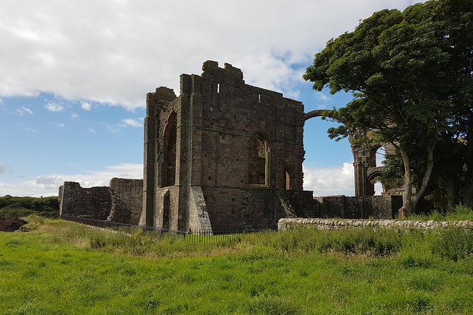 Holy Island, Alnwick Castle & the Kingdom of Northumbria From Edinburgh - Exploring Coastal Routes