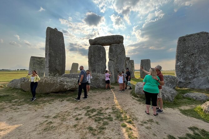 Inner Circle Access of Stonehenge Including Bath and Lacock Day Tour From London - Minimum Traveler Requirement