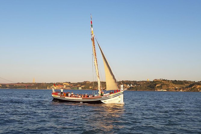 Lisbon Traditional Boats - Guided Sightseeing Cruise - Departure and Return Location