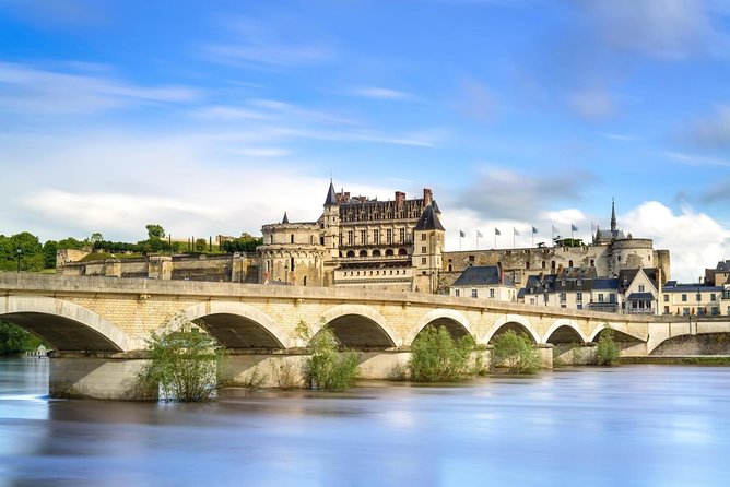 Loire Valley Wine and Castles Small-Group Day Trip From Paris