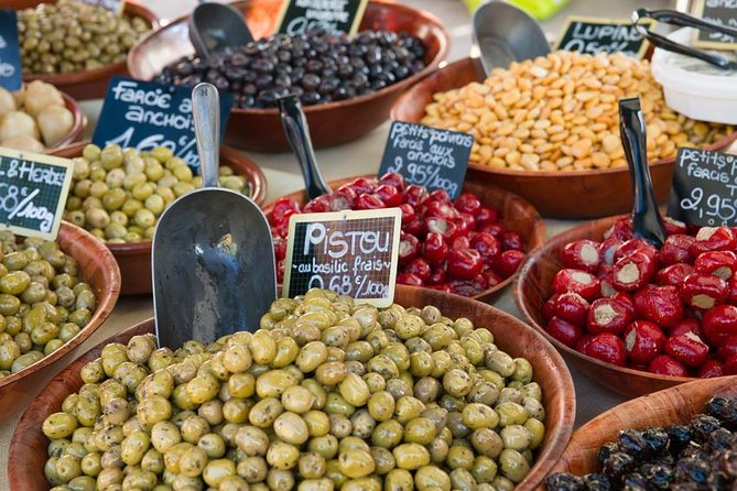 Luberon Market & Villages Day Trip From Aix-En-Provence - Inclusion of Professional Driver/Guide