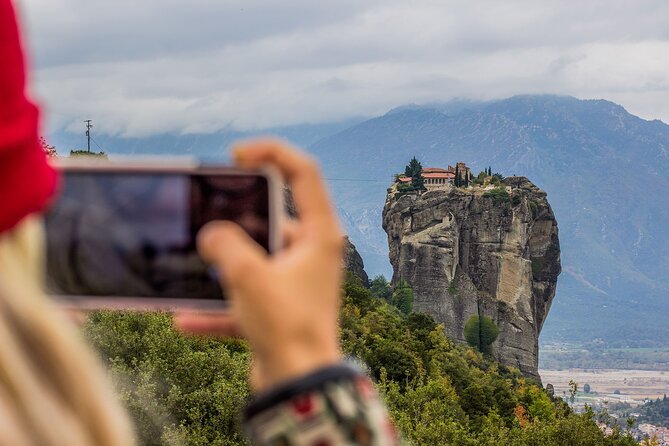 Meteora Monasteries and Hermit Caves Day Trip With Optional Lunch - Discovering Hermit Caves
