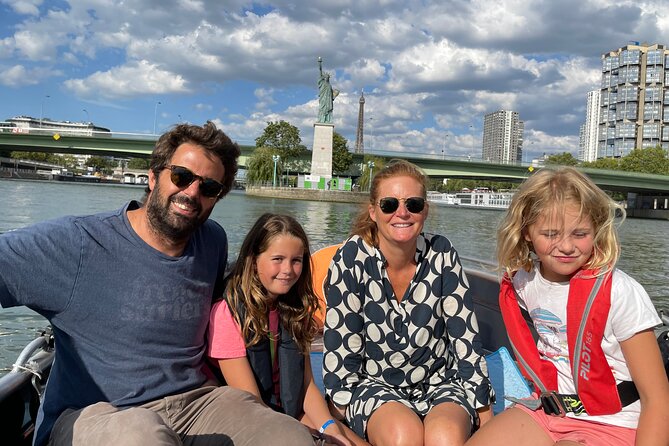 Paris Seine River Private Boat Tour - Inclusions and Exclusions