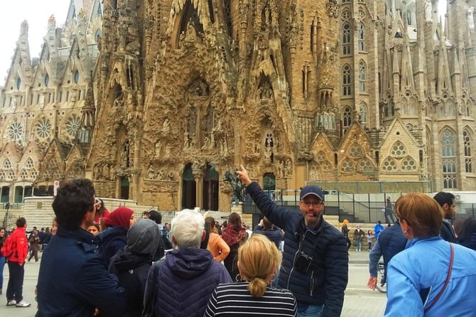 Sagrada Familia & Montserrat Small Group Tour With Hotel Pick-Up - Tour Highlights: Montserrat