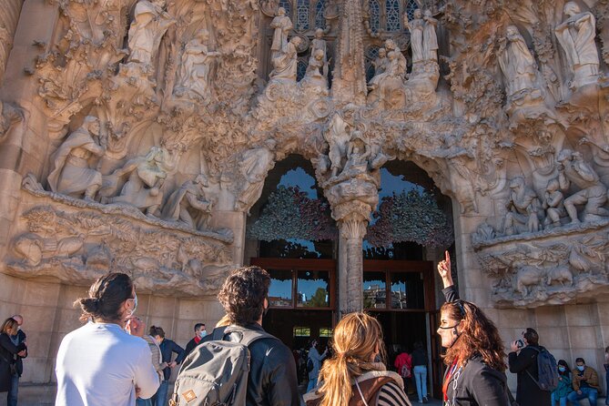 Sagrada Familia Small Group Guided Tour With Skip the Line Ticket - Cancellation Policy