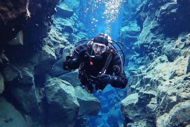 Silfra: Diving Between Tectonic Plates - Meet on Location - Guided Diving Trip