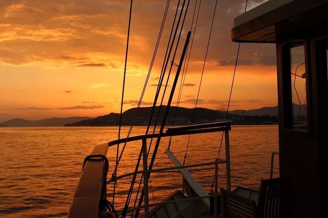 Split Sunset Cruise With Live Music - Seaside Ambiance and Scenery