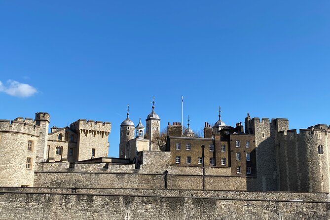 The Tower of London - Small Group Tour With a Local Expert - Expert Local Guide