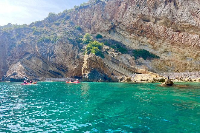 Uncharted Marine Reserve Cave, Snorkel & Cliff Jumping Kayak Tour - Discovering Hidden Beaches